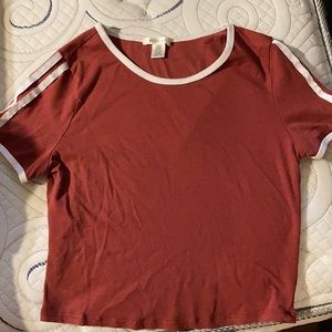 L rust crop top but fits small